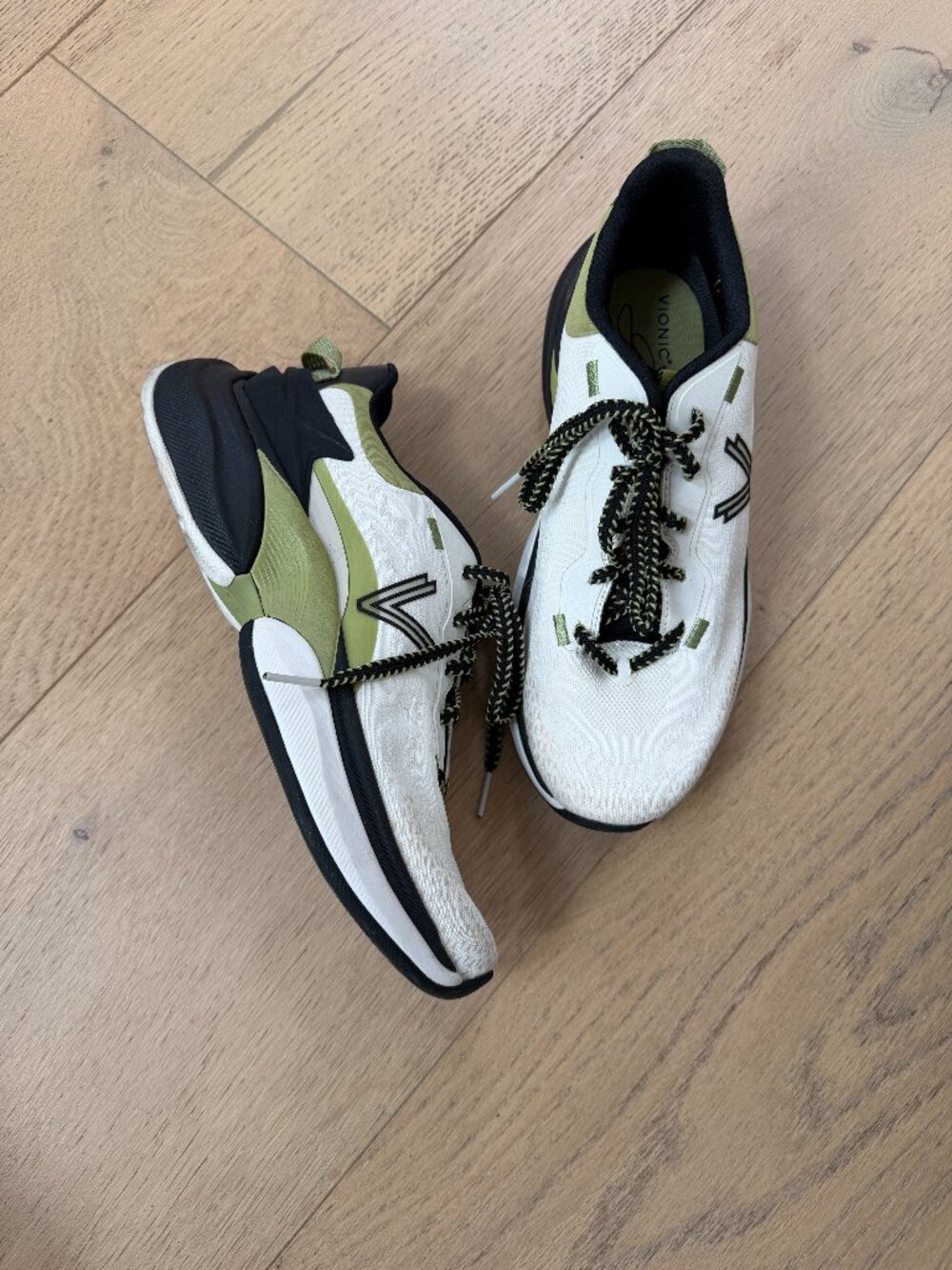 Vionic The Gabby Sneaker